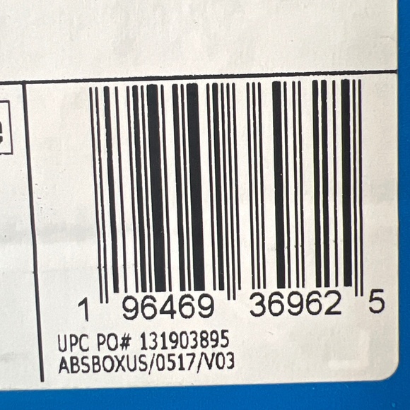 Adidias Women’s size 11 Shoe • NWT - Picture 3 of 4